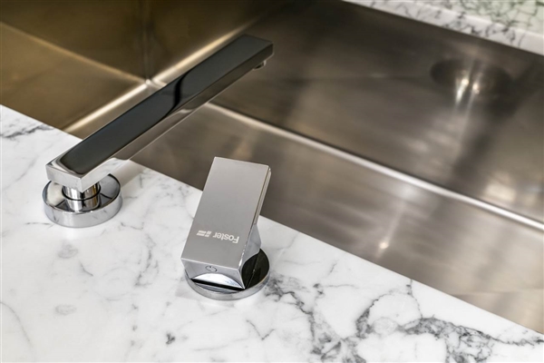 De Brescello à Thong Lo