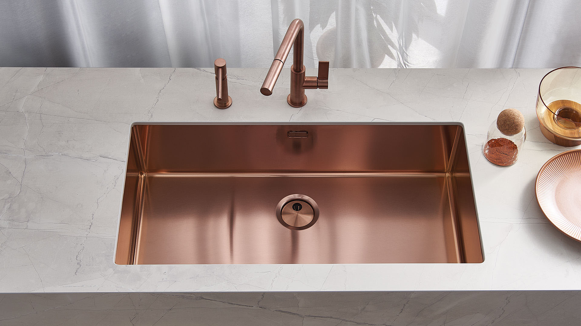 Intrigo concept, the fusion of elements