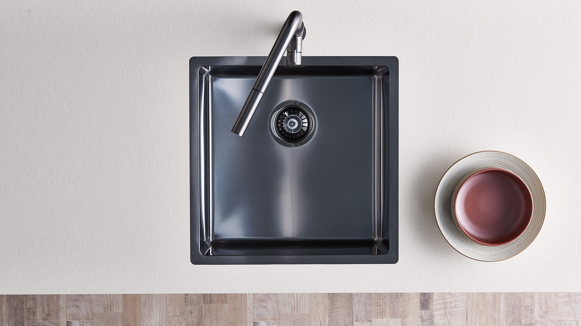 Exclusive finishes made in Italy