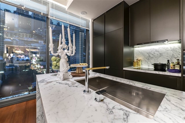 De Brescello à Thong Lo